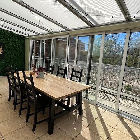 Lake Apartment, 2X Free Garage, 10 Mins To Centre Bratislava Exterior photo